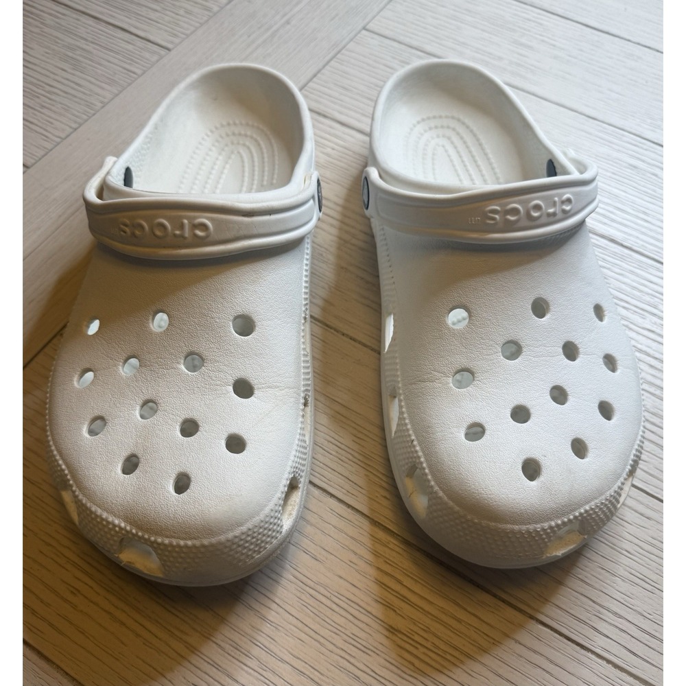 Crocs Classic White Clog Sandal. Mens Sz 9, Women's Sz 11. Unisex